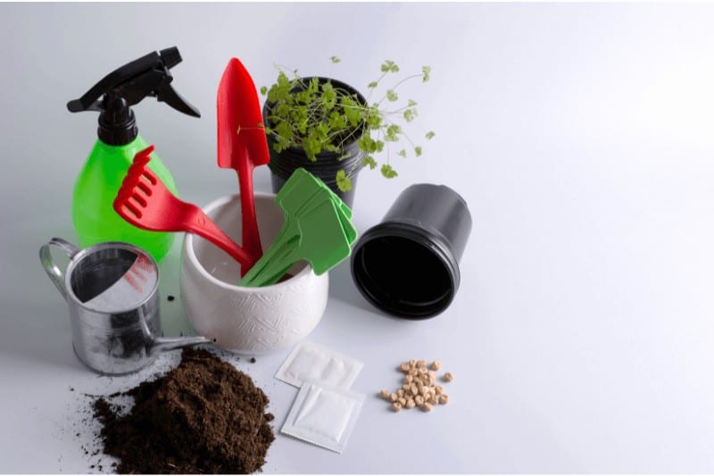 ציוד ואביזרים לגינה בבית לעבודה נוחה